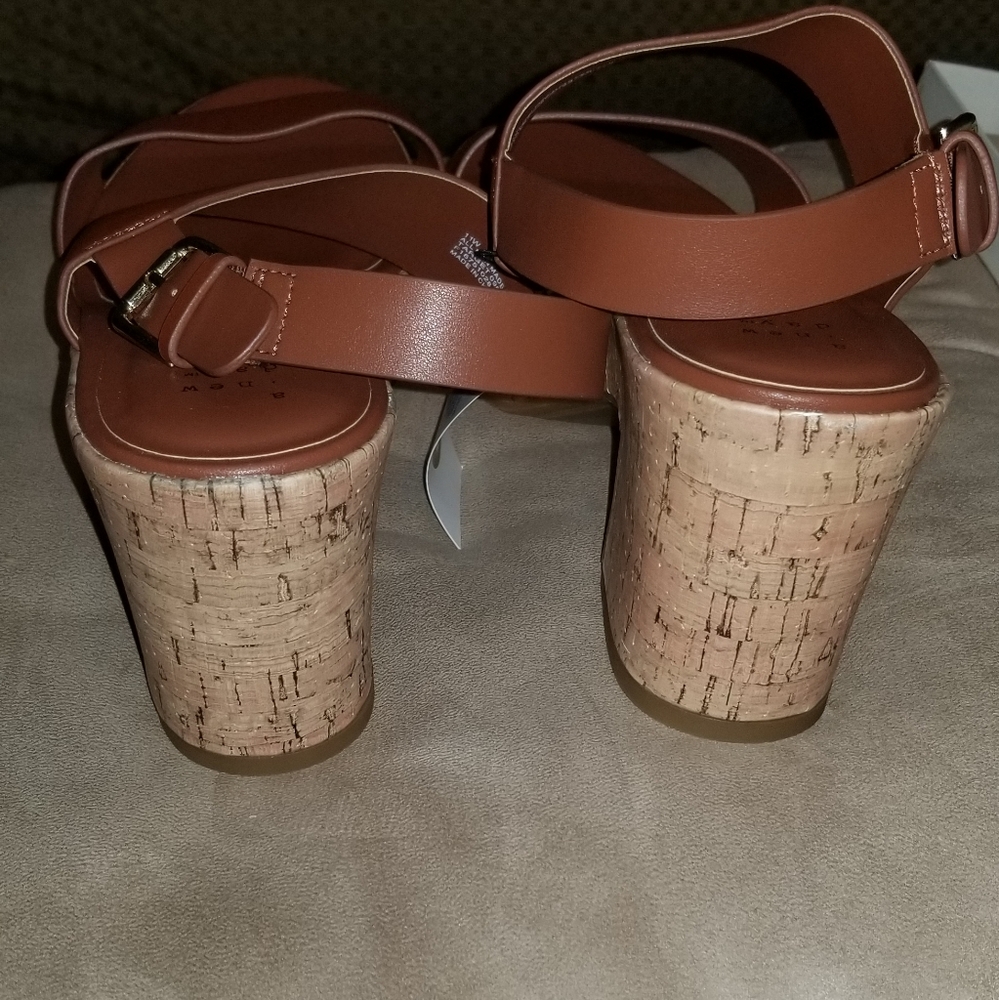NWT Cork and Vegan Leather Heeled Sandals - Picture 7 of 8